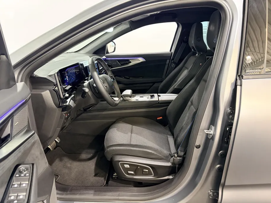 Renault Espace 200PK E-Tech Full Hybrid Esprit Alpine 7p. AT | 1e eigenaar | Panoramadak | Harman Kardon Audio | Adaptive Cruise Control | Digital Cockpit | 360 Camera | Climate Control | Apple CarPlay/Android Auto | Elektrische Achterklep |
