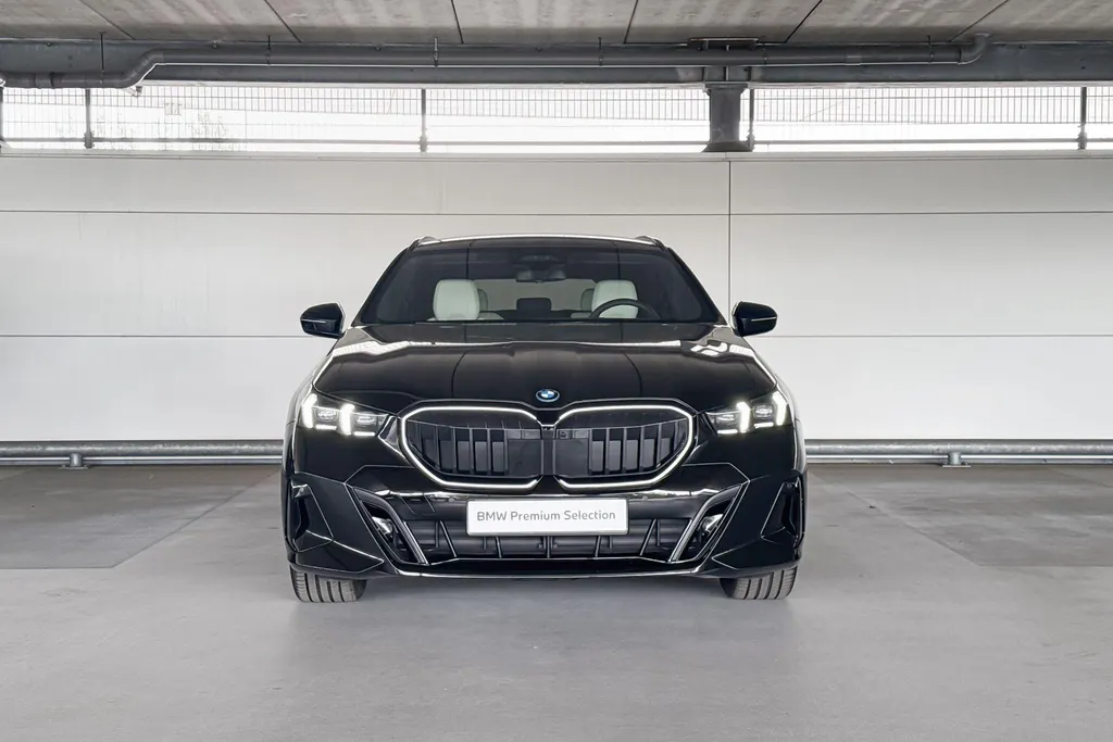 BMW 5 Serie Touring 550e xDrive