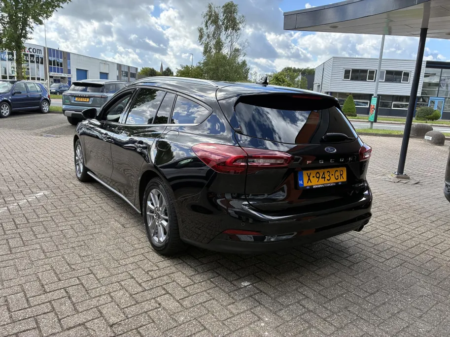 Ford Focus Wagon 1.0 EcoBoost Hybrid Titanium GROOTSCHERM, WINTERPAKKET.