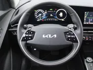 Kia Niro EV DynamicPlusLine 64.8 kWh | 17' LM | Schuif / Kantel dak | Navi | Cruise | Airco | Camera | 17% bijtelling |