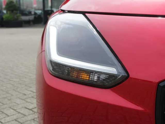 Suzuki Swift 1.2 Select Smart Hybrid | € 2200,- DEALERKORTING! | Alle kleuren leverbaar!