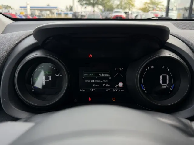 Toyota Yaris 1.5 Hybrid Dynamic | Keyless | Stoelverwarming | Adapt. Cruise