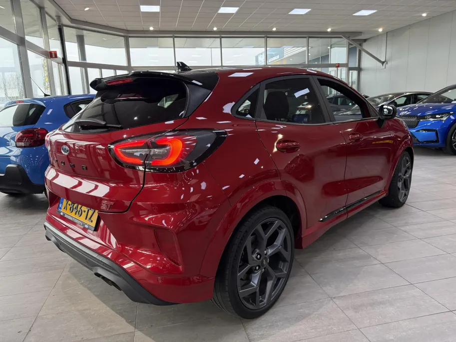 Ford Puma 1.5 EcoBoost ST-X 200 pk Performance Pack - Recaro sportstoelen - Navigatie - B&O Premium Audio - Winter Pack - Fantastic Red