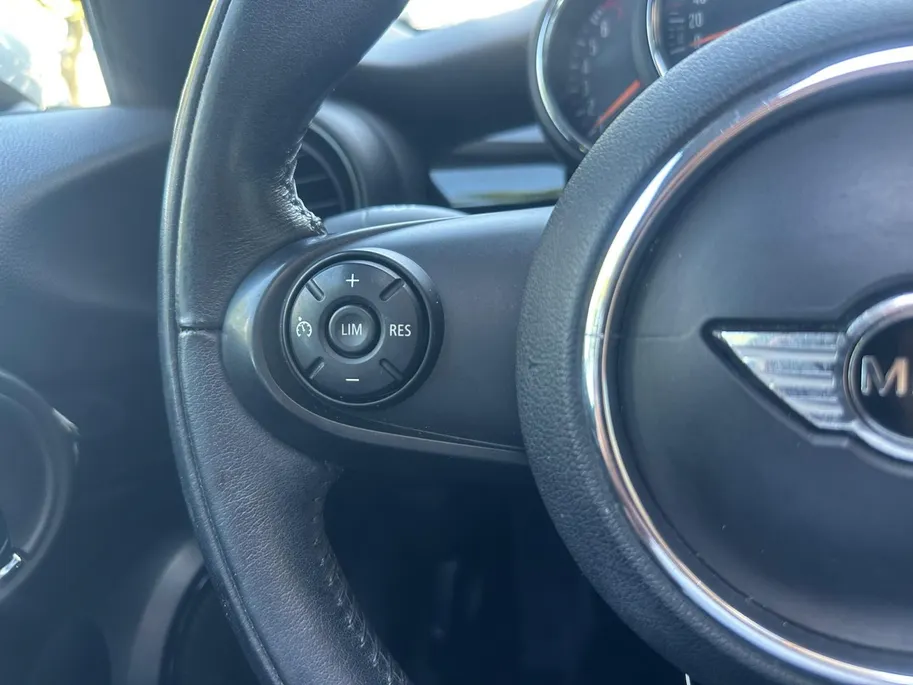 MINI 5-Deurs 1.5 Cooper Business | Pano | Automaat | Cruise | Navi |