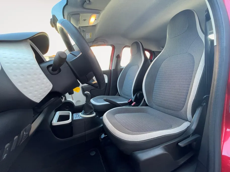 Renault Twingo 1.0 SCe Collection | Dealer onderhouden| Lage Kilometerstand| Airco| Metallic Lak| 4 seizoen banden|