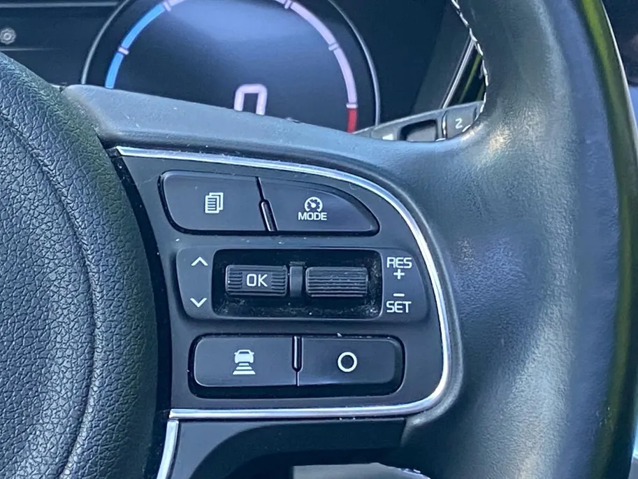 Kia e-Niro DynamicPlusLine 64 kWh Climate control | Stoel,- en stuurverwarming | Parkeercamera | Cruise control | Elek. schuif/kanteldak | 16 inch LM velgen |