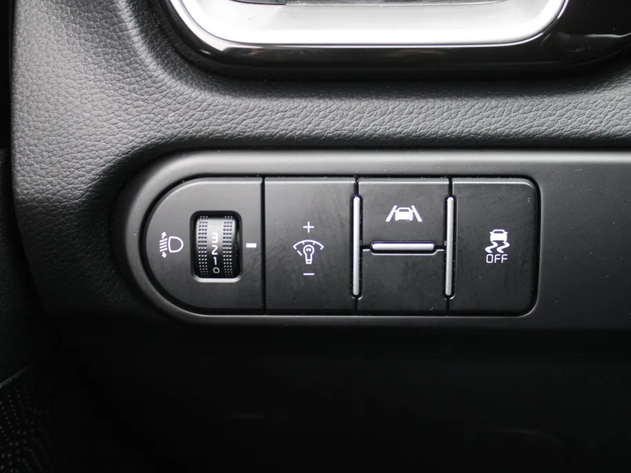 Kia Ceed 1.5 T-GDi GT-Line | Stuur-/stoelverwarming | Schuifdak | Cruise adapt. | Camera | 17' LM | LED | Dodehoek sensor | Draadloze lader |