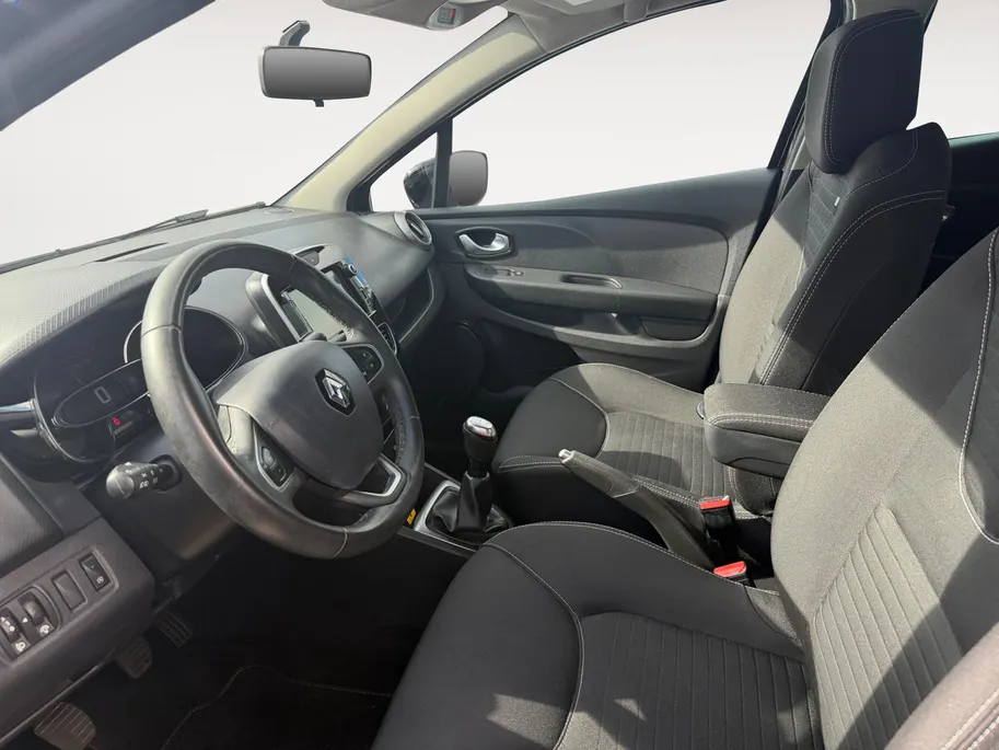 Renault Clio 0.9 TCe Limited | Navigatie | Bluetooth | Parkeersensoren | Onderhoudshistorie | LMV | Airco | Cruise Control | 12 Maanden BOVAG Garantie
