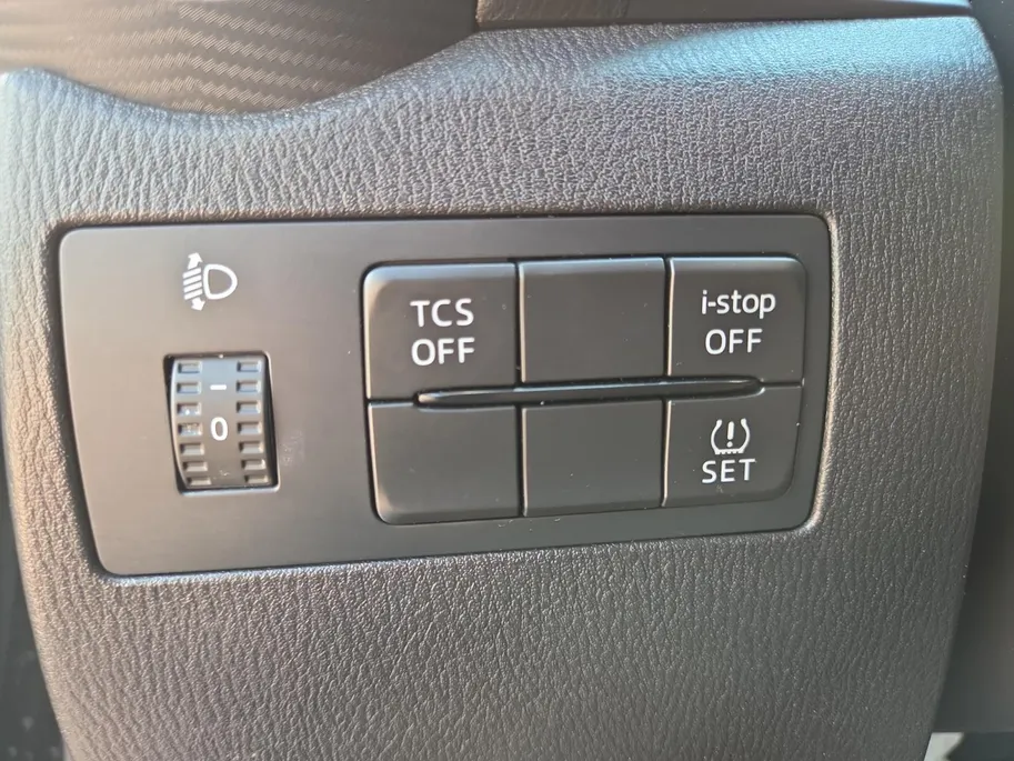 Mazda CX-3 2.0 SkyActiv-G 121 Sportive | Trekhaak | Achteruitrijcamera + Dashcam voor en achter | Navigatie | stoelverwarming | Cruise Control | Carplay | LM Velgen | 12 Maanden BOVAG Garantie |