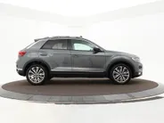 Volkswagen T-Roc 1.5 TSI 150pk DSG Sport · Panoramadak · Camera · Stoelverwarming · Elek. Achterklep · ACC · Dodehoeksensor ·