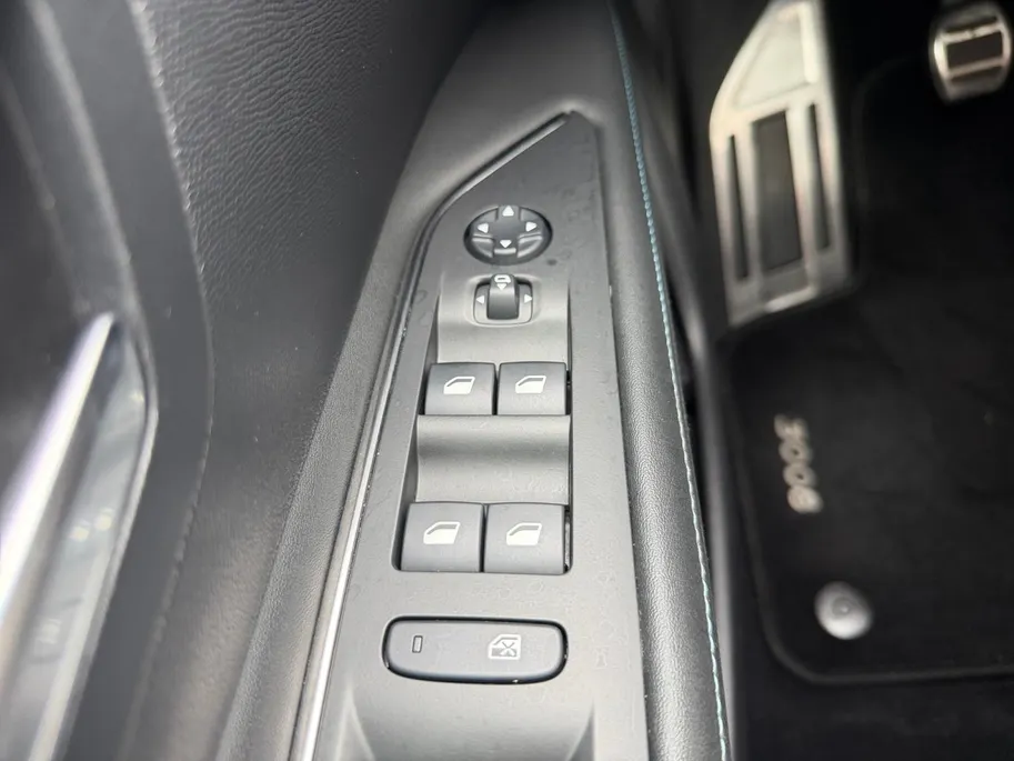Peugeot 3008 1.2 PureTech Crossway Avantage | Navigatie | Camera | Cruise/Climate Control | 12 MAANDEN GARANTIE!