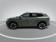 Volkswagen Tiguan 1.5eTSI/150PK R-Line · Panoramadak · Trekhaak · 360°Camera + Parkeersensoren · Garantie t/m 06-01-2030 of 100000km.