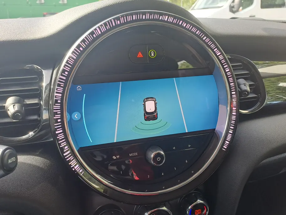 MINI 5-Deurs 1.5 Cooper Camden Edition | Navi | Sensoren | Cruise | DAB | Apple Carplay/Android Auto