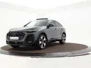 Audi Q5 Sportback 2.0 TFSI e-hybrid 367pk Quattro S edition Competition · Panoramadak · Inklap. Trekhaak · 360 Camera · Matrix LED · Elek. Stoelen · RS Carbon Styling Pack · Garantie t/m 10-12-2030 of 100.000km