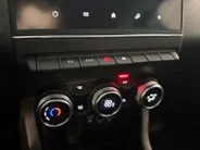 Renault Clio 1.6 E-Tech Hybrid 145 Equilibre *Automaat*Navi(Carplay)*Climate*Cruise*L.M. Velgen