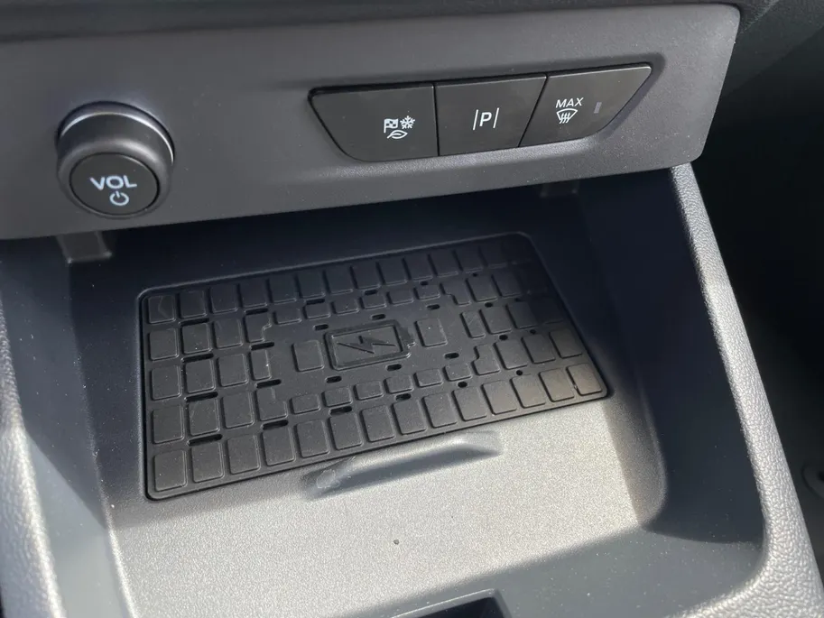 Ford E-Transit Courier Limited 44 kWh | 0,99% rente op financial lease| Trekhaak | Driver Assistance Pack | Climate Control |