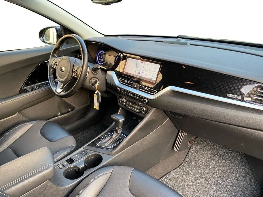 Kia Niro 1.6 GDi PHEV DynamicLine Climate control | Trekhaak | Navigatie | Camera | LM velgen | Stoel,- en stuurverwarming | Elek. best. stoel |
