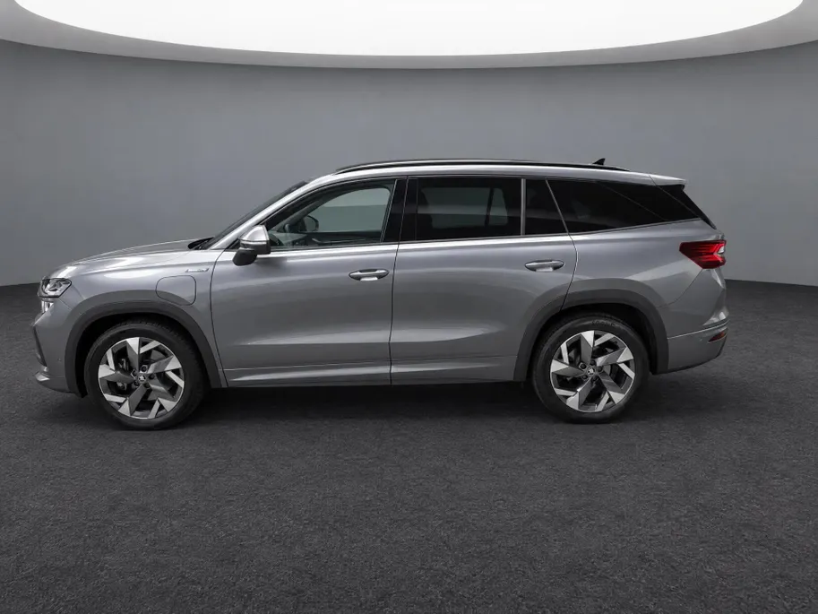 Škoda Kodiaq 1.5 TSI 204pk PHEV Sportline Business · Wegklapbare Trekhaak · 360 Camera · Apple/Android Car Play · Elek. Voorstoel · 19'' Inch · Garantie t/m 09-03-2030 of 100.000km