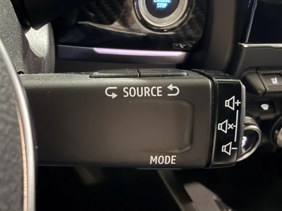 Renault Arkana 145PK E-Tech Hybrid R.S. Line Automaat | 9,3' Navi | Camera | Parkeersensoren | Climate Control | Adaptive Cruise Control | Stoelverwarming | Lichtmetalen Velgen | Apple CarPlay/Android Auto |