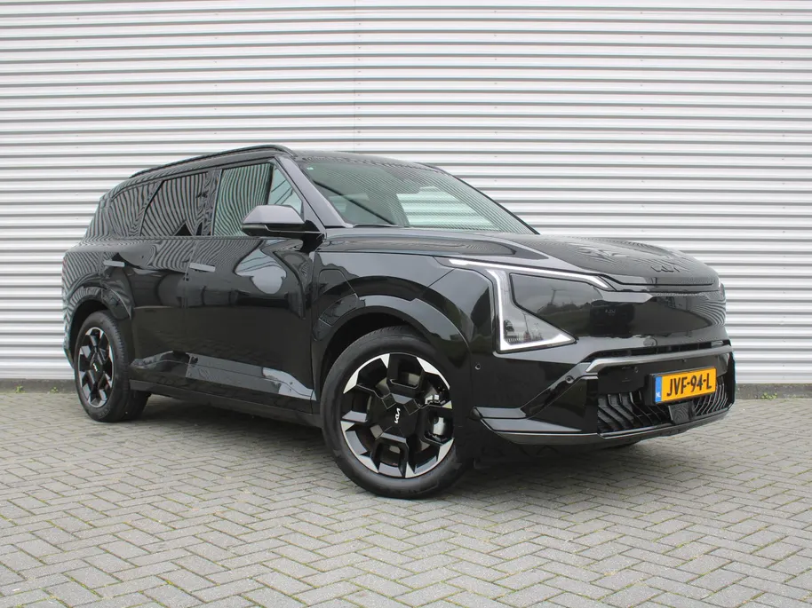 Kia EV5 GT-PlusLine 81.4 kWh | Schuifdak | Stuur-/stoelverwarming + ventilatie | Warmtepomp | 360 Camera | Geheugenstoel | Leer | HUD | LED | 19' LM |
