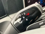 Volkswagen Tiguan 1.5 eHybrid 150KW/204pk DSG Life Edition Panoramadak · Trekhaak · 360°Camera + Parkeersensoren · Garantie t/m 23-07-2028 of 100000KM