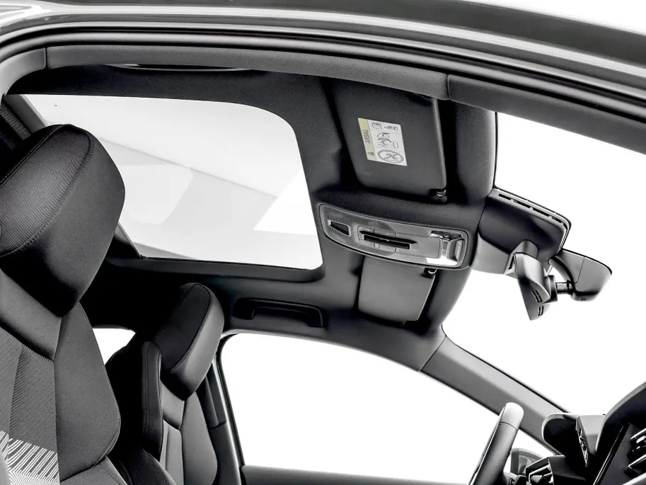 Audi A3 Sportback 40 TFSIe 204pk S-tronic Advanced edition · Panoramadak · Camera · SONOS Sound · Head-Up Display · Elek. Achterklep · Keyless · Garantie t/m 07-10-2030 of 100.000km
