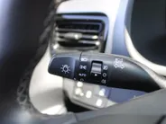 Kia Stonic 1.0 T-GDi MHEV DynamicPlusLine | Stuur-/stoelverwarming | Camera | Cruise adapt. | Clima | LED | Navi | 16' LM | Automaat |
