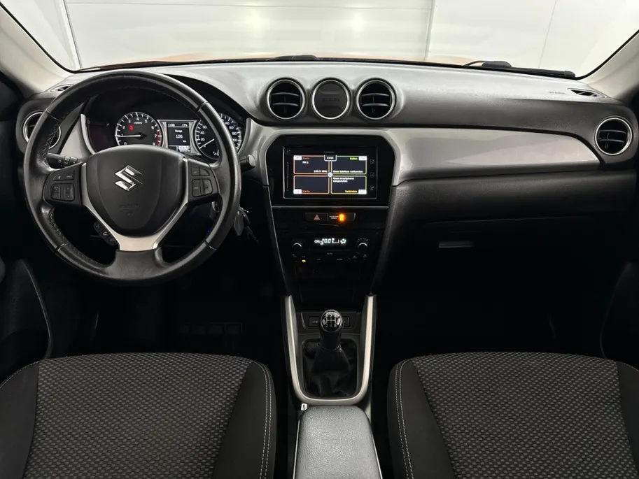 Suzuki Vitara 1.6 Exclusive | Navigatie | Cruise Control | Trekhaak
