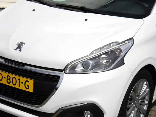 Peugeot 208 1.2 PureTech Signature | Airco | Navi | Park sens | Lm-Velgen
