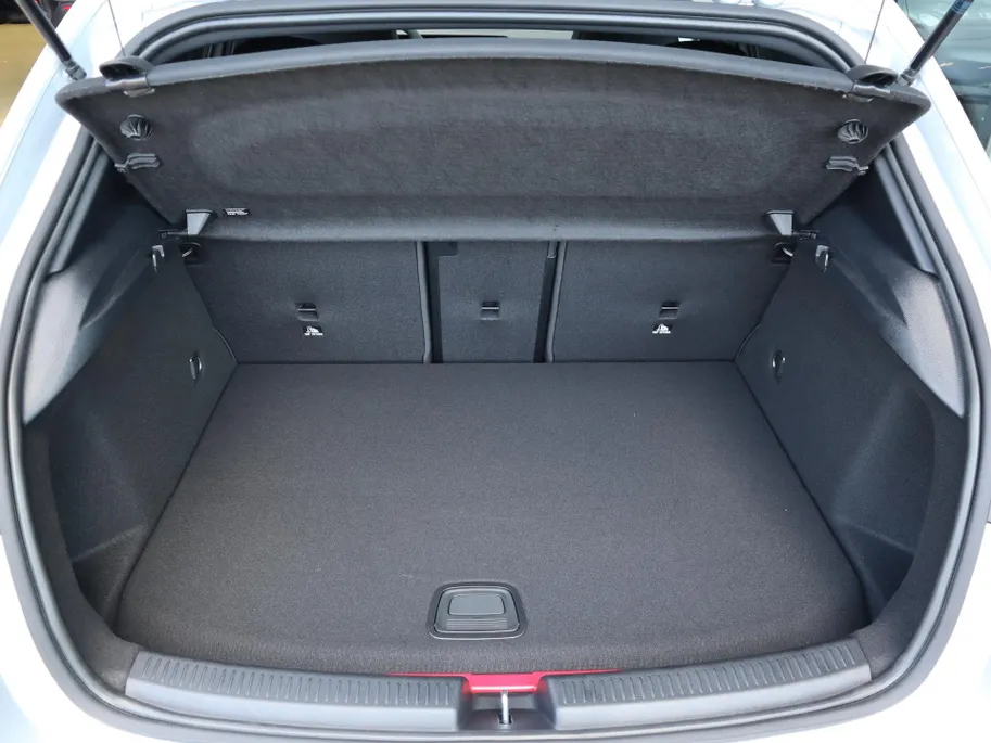 Mercedes-Benz A-Klasse 250 e Star Edition AMG Line Plus l Trekhaak l Panoramadak l Memory