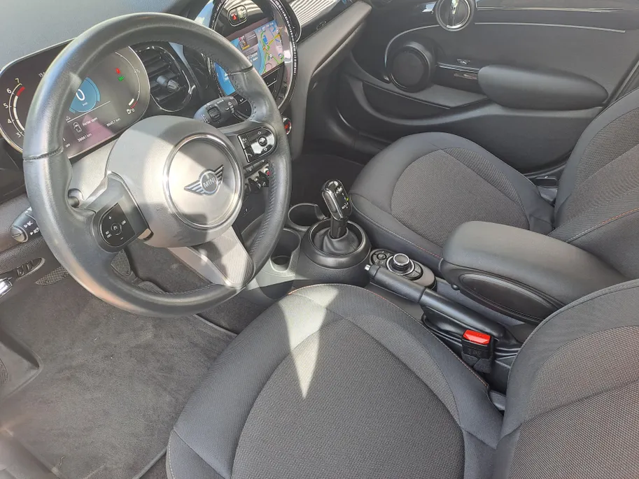 MINI 5-Deurs 1.5 Cooper Camden Edition | Navi | Sensoren | Cruise | DAB | Apple Carplay/Android Auto