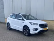 Ford Kuga 1.5 EcoBoost 150 pk ST Line afneembare - trekhaak - voorruitverwarming - groot navi