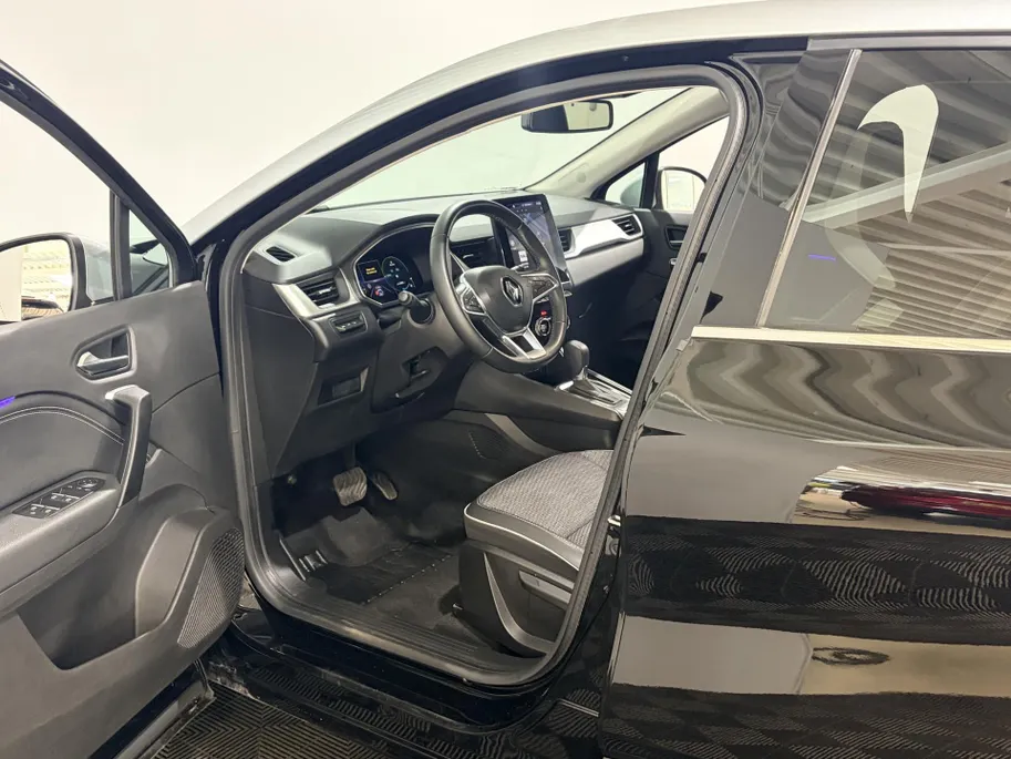 Renault Captur 145PK E-Tech Hybrid Intens Automaat | Camera | Parkeersensoren | Apple Carplay/Android Auto | Navigatie | Climate Control | Cruise Control | Lichtmetalen Velgen | Licht & Regensensor |