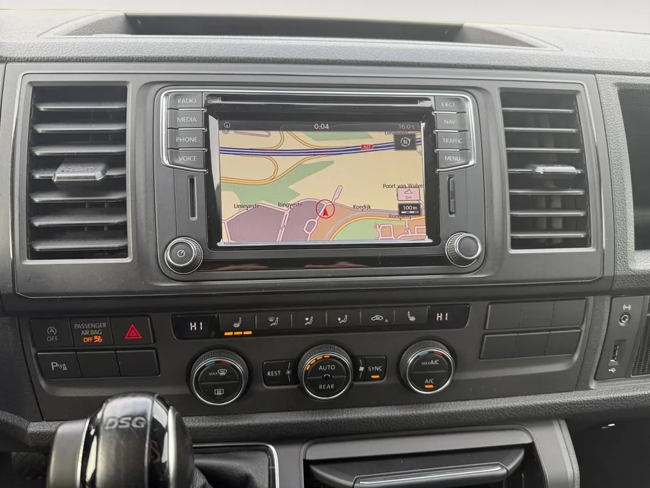 Volkswagen Multivan 150pk automaat | Camper met 4 slaap plaatsen | Volledige keuken | Navigatie | Cruise control Multivan 150pk automaat | Camper met 4 slaap plaatsen | Volledige keuken | Navigatie | Cruise control