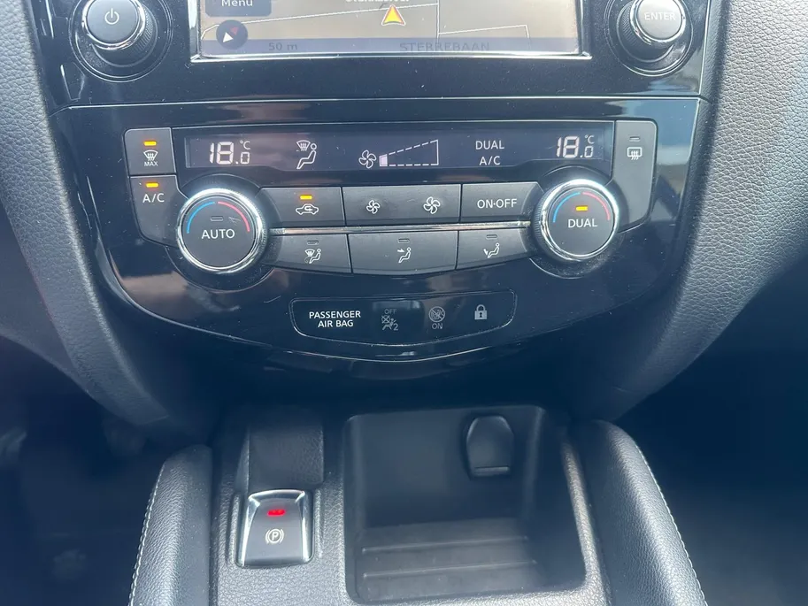 Nissan QASHQAI 1.2 Acenta | Climate | Cruise | Trekhaak | Parkeersensoren | Camera | Navigatie |