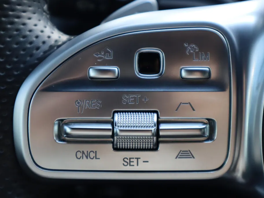 Mercedes-Benz GLA 250 e AMG Line l Stoelverwarming l Leder l Achteruitrij camera