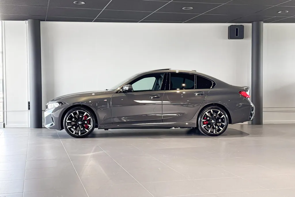 BMW 3 Serie Sedan 330e M Sport Edition