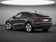 Audi Q6 e-tron Sportback S edition 83 kWh 252 PK · Glazen panoramadak · Trekhaak elek. wegklapbaar · Optiekpakket zwart