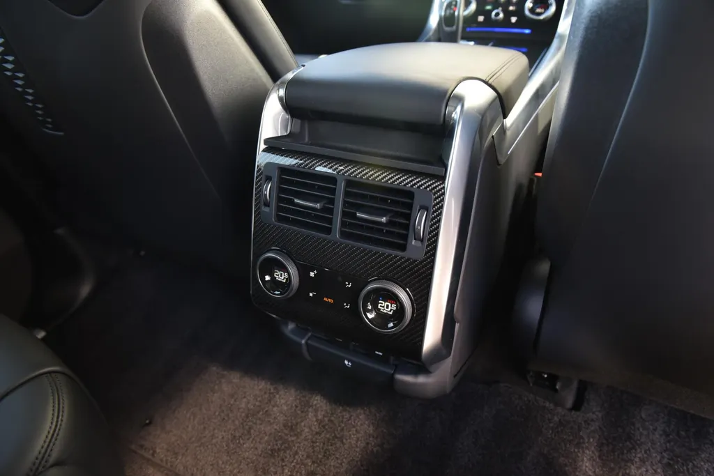 Land Rover Range Rover Sport SVR