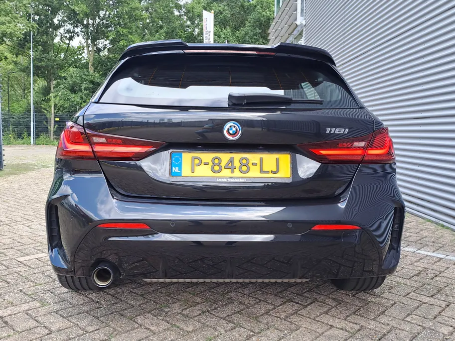 BMW 1 Serie 118i Business Edition M-exterieur pakket | Digitaal cockpit | Navigatie | Cruise | Climate | M-bekleding | M-stuur | Apple Carplay/Android Auto