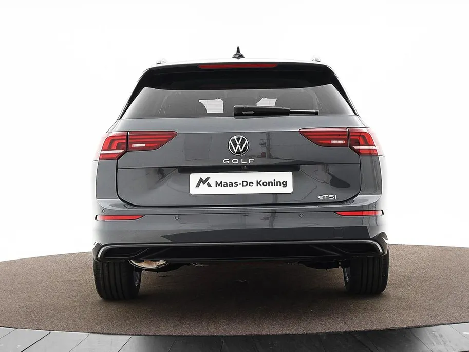 Volkswagen Golf variant Life Edition 1.5 eTSI 116 pk 7 versn. DSG · Achteruitrijcamera · draadloze telefoonlader · Trekhaak inklapbaar, met elektrische ontgrendeling ·