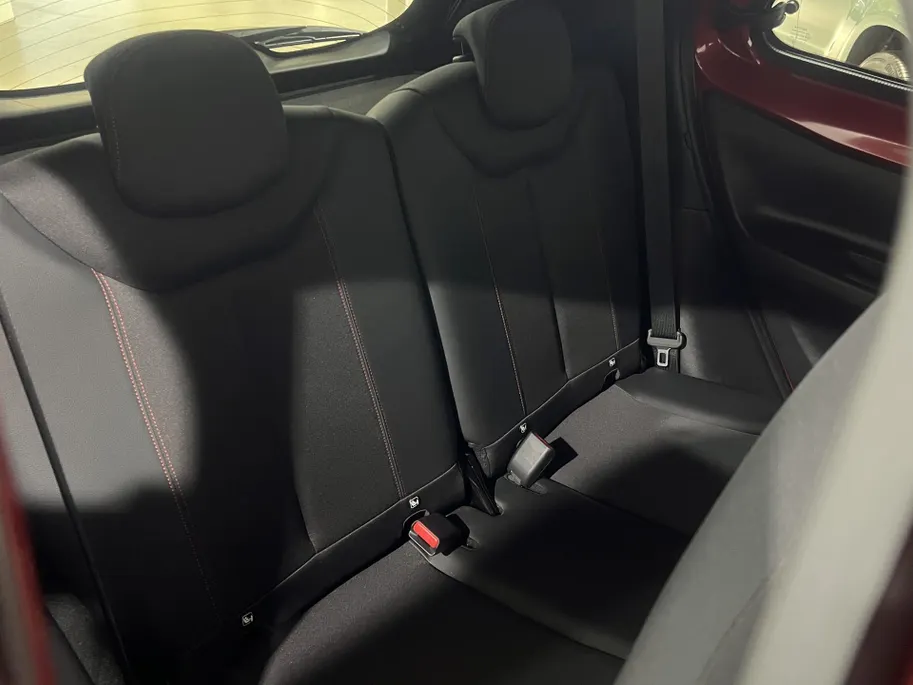Toyota Aygo X 72PK VVT-i S-CVT Premium Automaat | 1e eigenaar | JBL Audio | Navi | Apple CarPlay/Android Auto | Adaptive Cruise Control | Licht & Regen Sensor | Lichtmetalen Velgen | Keyless Entry |