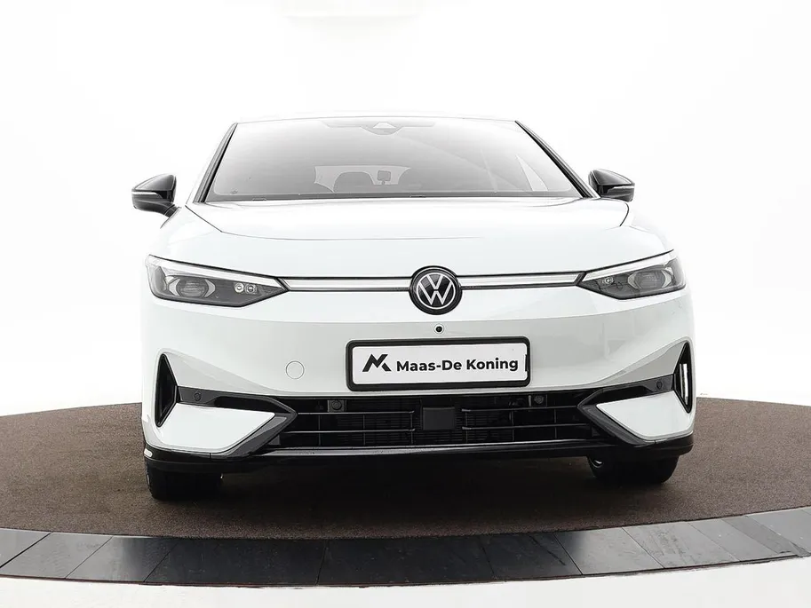 Volkswagen ID.7 Pro Business 286pk 77 kWh · SOH 97,2% · 360 Camera · Head-Up · Alarm · Elek. Trekhaak · Keyless · Elek. Voorstoelen · 20'' Inch · Gratis onderhoud & APK t/m 30-01-2030 · EXTRA INRUILKORTING ·