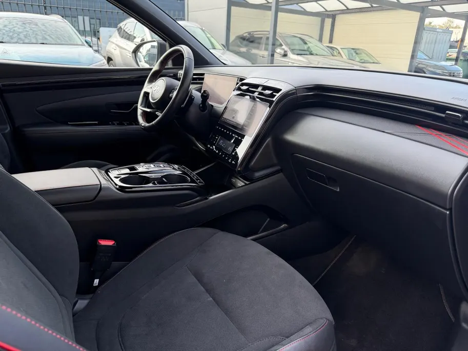 Hyundai Tucson 1.6 T-GDI PHEV N Line 4WD | 66km WLTP elektrisch | Navigatie | Apple Carplay & Android Auto | Adaptive cruise control | Parkeersensoren rondom | 360 camera | Stoelverwarming & koeling voor |