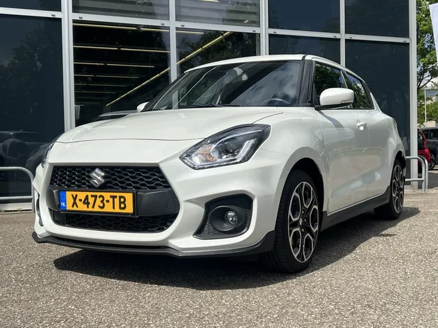 Suzuki Swift 1.4 Sport Smart Hybrid | Navi | Camera | 14483km