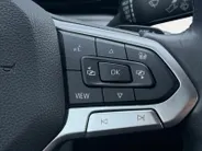 Volkswagen Golf 1.0 eTSI Life Business | CARPLAY | STOELVERWARMING | PARKEERSENSOREN | LICHTMETALEN VELGEN |