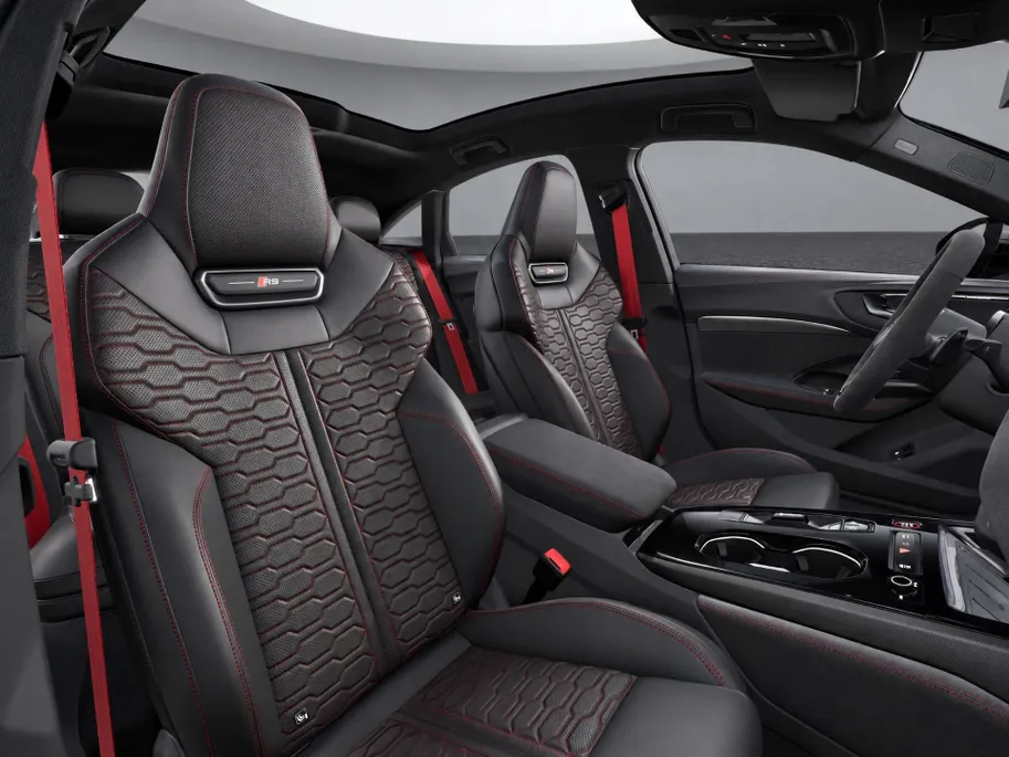 Audi RS5 Limousine e-hybrid quattro 639 PK · Audi Exclusive Nardogrijs · Audi Sportpakket · Keramisch  · Optiekpakket Carbon