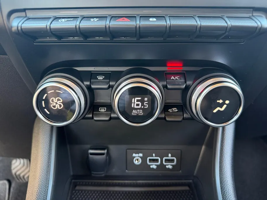 Renault Captur 1.0 TCe 90 Intens | Apple Carplay & Android Auto | Parkeersensoren | Volledig Dealer Onderhouden | Cruise & Climate Control | 12 Maanden BOVAG Garantie