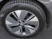 Škoda Enyaq iV 80 204pk · Navigatie · Apple/Android Car Play · Achteruitrijcamera · Stoelverwarming ·