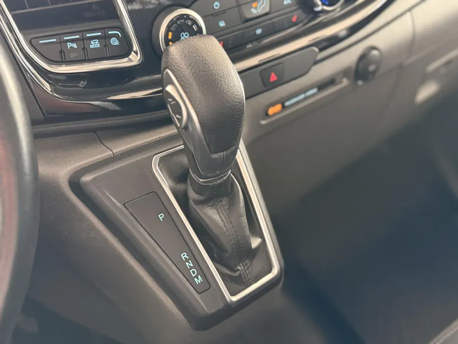 Ford Transit Custom 280 2.0 TDCI L1H1 Limited DUBBELE ZIJSCHUIFDEUR I TREKHAAK I BI-XENON KOPLAMPEN I WINTER PACK I APPLE CARPLAY / ANDROID AUTO I